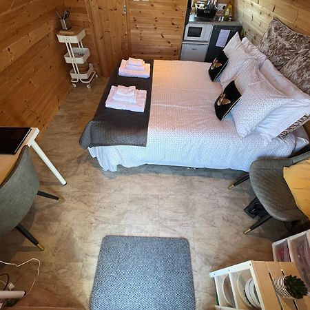 Earls View Pod Hotel Carna Екстериор снимка