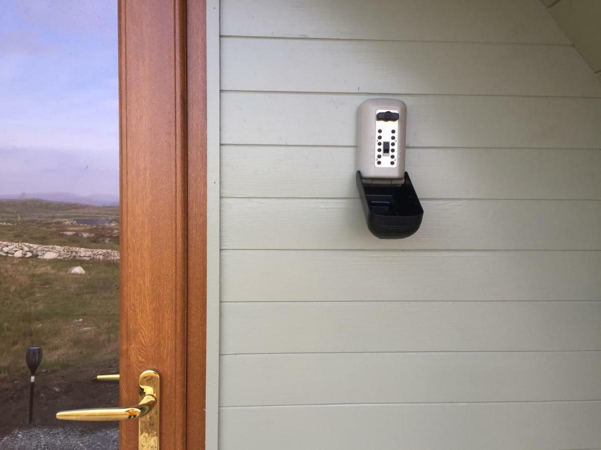 Earls View Pod Hotel Carna Екстериор снимка